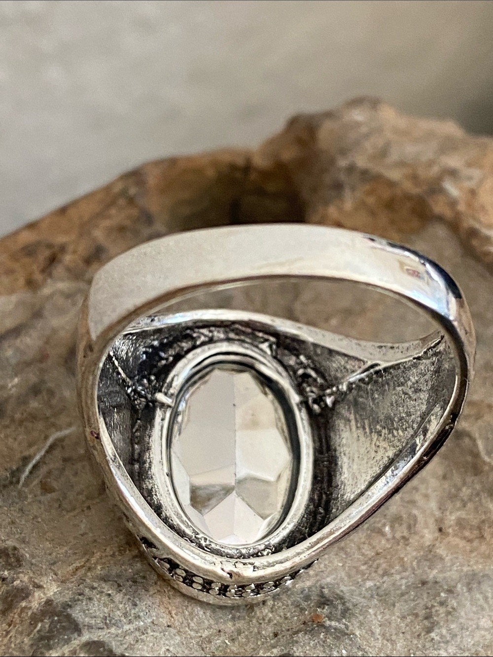 5/$10❤️❤️❤️NEW Ornate Design Faceted Iridescent Acrylic Cabochon Ring - Picture 4 of 6